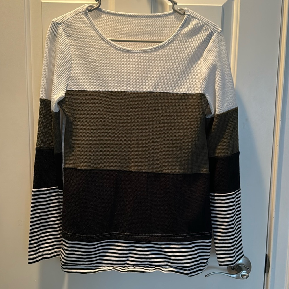 Women’s Small long sleeve top
